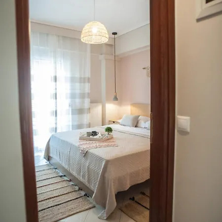 Luxurious Apartment, Less Than 60 M From The Sea! アパート Peraía