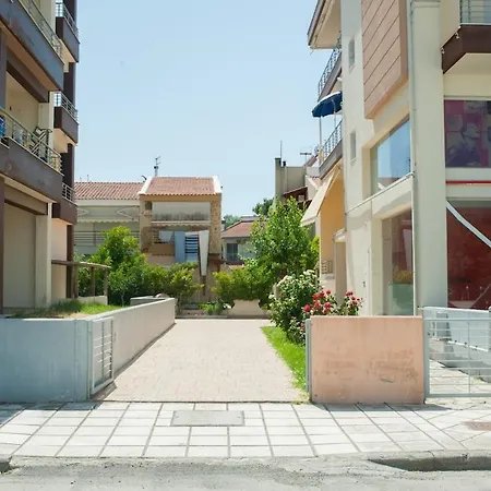 Apartment Luxurious Apartment, Less Than 60 M From The Sea! Peraía