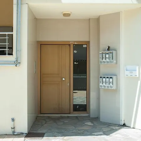 Luxurious Apartment, Less Than 60 M From The Sea! Apartment